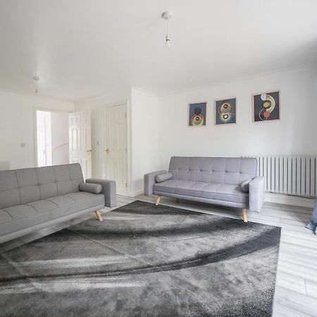 Maidstone Villa 3 Bedroom Free Sports Channels,Parking Sleeps 7 Kültér fotó