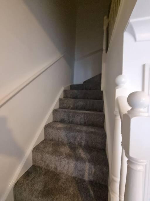 Maidstone Villa 3 Bedroom Free Sports Channels,Parking Sleeps 7 Kültér fotó