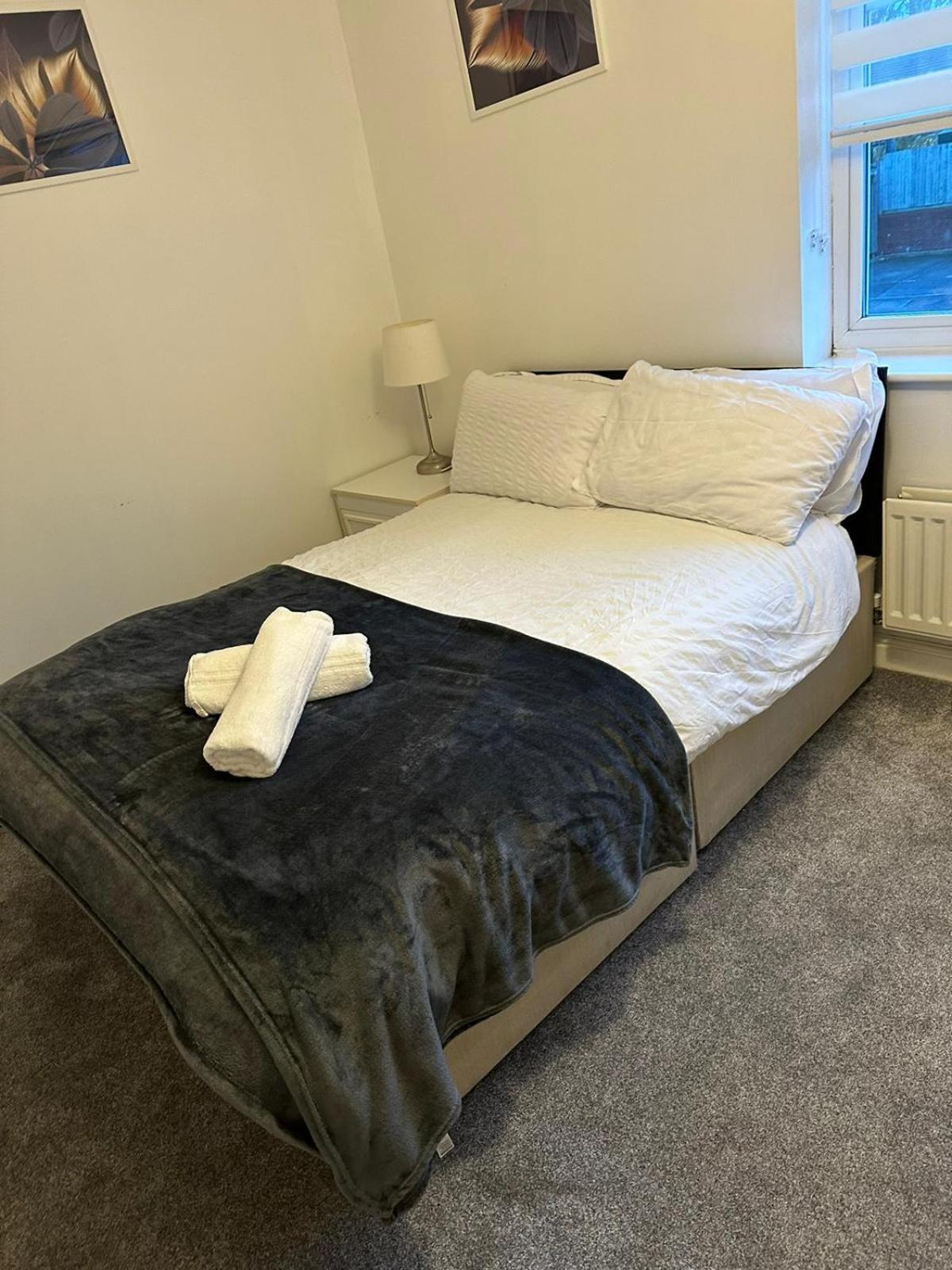 Maidstone Villa 3 Bedroom Free Sports Channels,Parking Sleeps 7 Kültér fotó