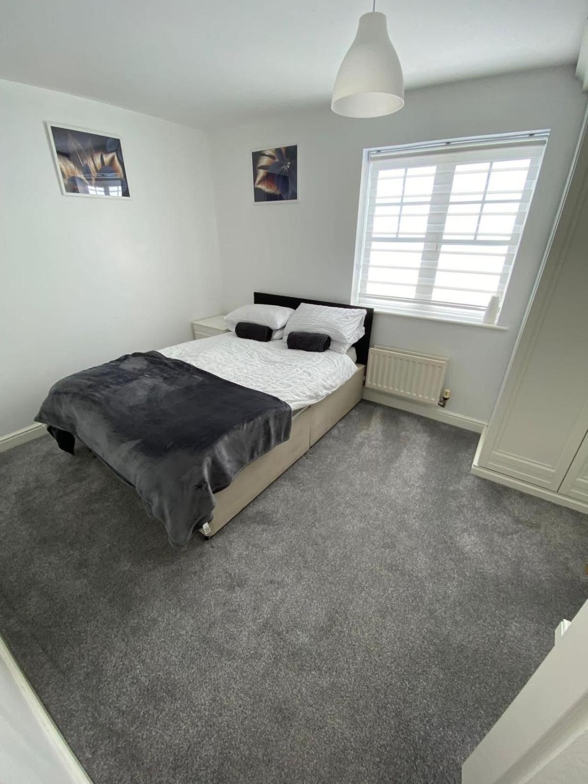 Maidstone Villa 3 Bedroom Free Sports Channels,Parking Sleeps 7 Kültér fotó
