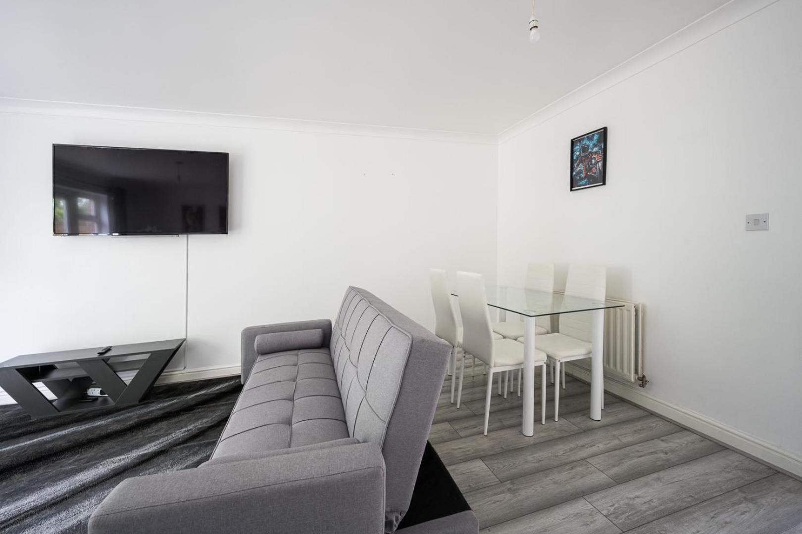 Maidstone Villa 3 Bedroom Free Sports Channels,Parking Sleeps 7 Kültér fotó