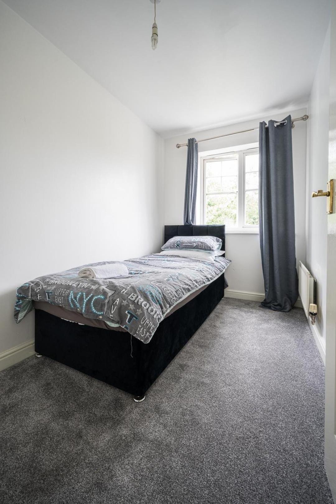 Maidstone Villa 3 Bedroom Free Sports Channels,Parking Sleeps 7 Kültér fotó