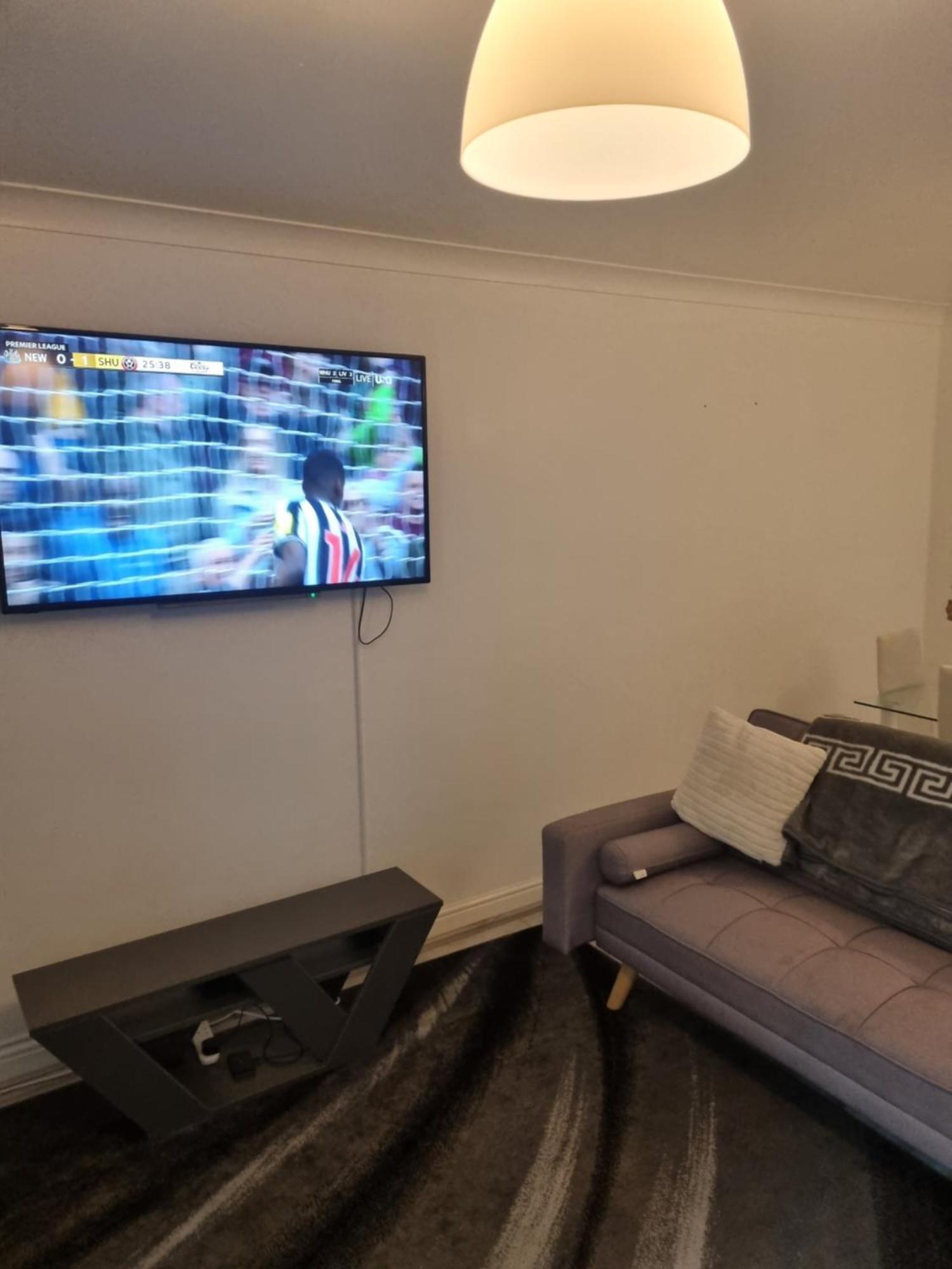 Maidstone Villa 3 Bedroom Free Sports Channels,Parking Sleeps 7 Kültér fotó
