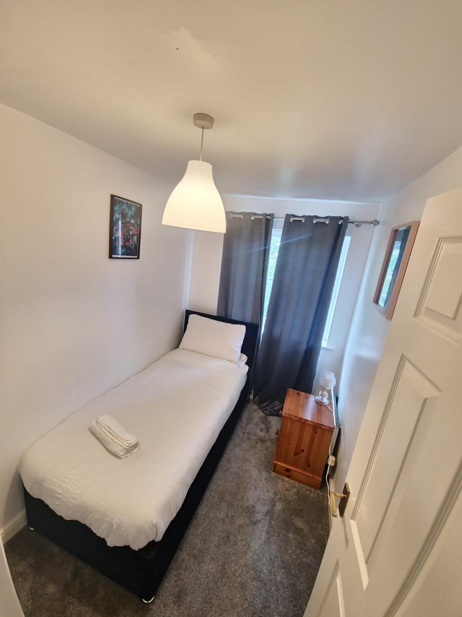 Maidstone Villa 3 Bedroom Free Sports Channels,Parking Sleeps 7 Kültér fotó